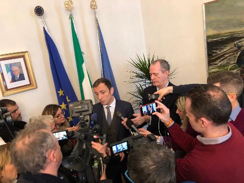 Il governatore Fvg, Massimiliano Fedriga, intervistato a fine conferenza stampa di fine anno nel palazzo della Regione